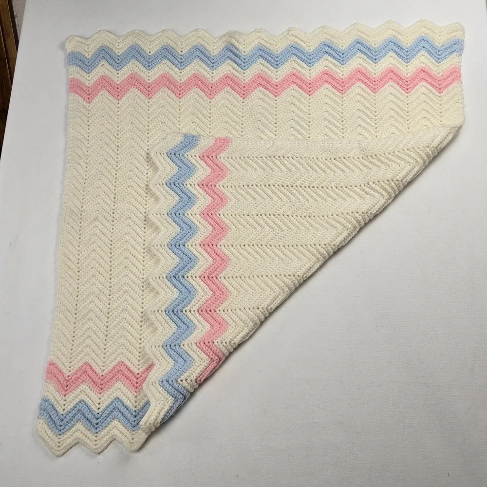 Handmade Crochet‎ Baby Blanket Chevron Ripple Cream Pink Blue Pastel Nursery